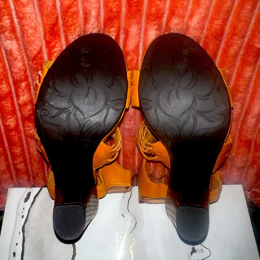 Clarks Block Heel Sandals Sz 7.5 - Picture 4 of 4